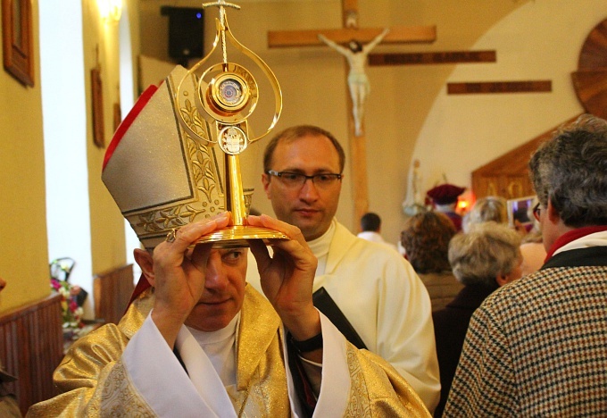 Abp Mieczysław Mokrzycki w Wałbrzychu