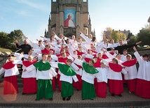 Służba Liturgiczna Ołtarza przy kościele Matki Bożej Szkaplerznej w Imielinie, czyli ministranci wysokich lotów