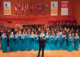  W ciągu 10 lat w chóralnym festiwalu wzięło udział  ponad 250 zespołów z całego świata 