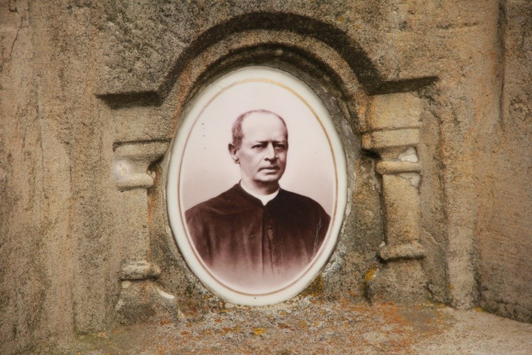 Dąbrowska nekropolia