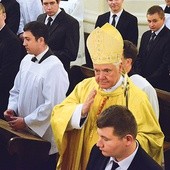 Kard. Gerhard Müller, prefekt  Kongregacji Nauki Wiary,  przewodniczył piątkowej Eucharystii w kościele seminaryjnym