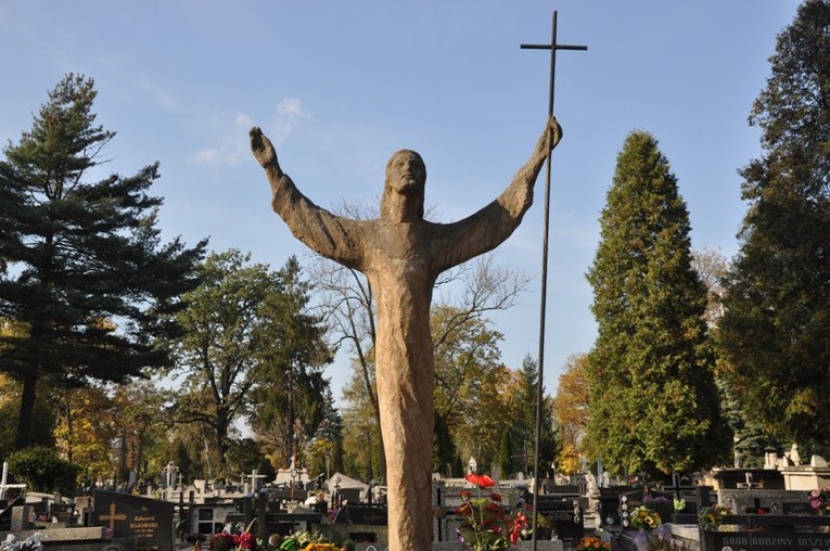 Figura Zmartwychwstałego na cmentarzu przy ul. Rejtana w Nowym Sączu