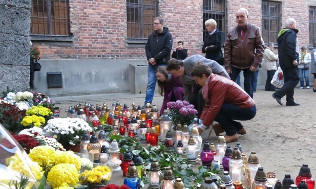 Zaduszki w byłym KL Auschwitz