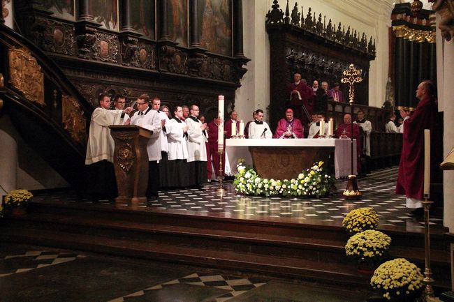 Msza św. za zmarłych biskupów i kapłanów