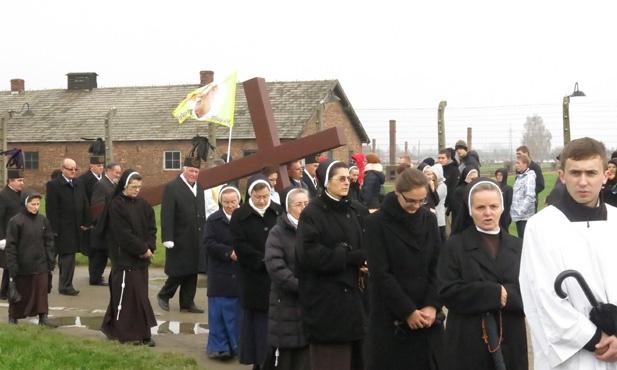 Droga Krzyżowa w KL Birkenau