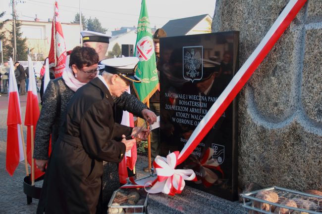 Odsłonięcie Pomnika Żołnierzy AK w Rumi.