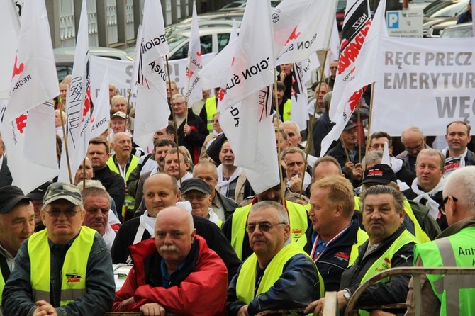 Emeryci górniczy protestowali