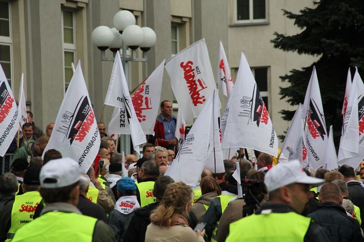 Emeryci górniczy protestowali