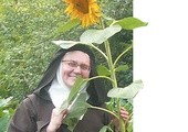 Siostra Joanna jest karmelitanką bosą w klasztorze Maryi Matki Pojednania w Bornem Sulinowie. Poproszona o komentarz do Ewangelii, dołączyła również swój wiersz idealnie pasujący do słowa Bożego przeznaczonego na I niedzielę Adwentu.