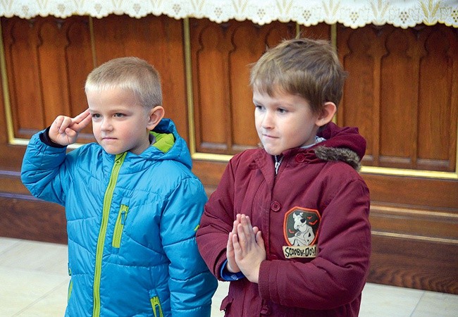 Gotowość służby i modlitwa – tę postawę pokazali najmłodsi uczestnicy patriotycznej uroczystości