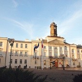  Wybory samorządowe na Mazowszu przyciągnęły do urn około 41 proc. wyborców