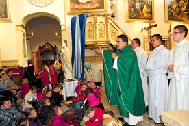  Ks. Pedro i seminarzyści katechizowali w bialskim kościele Opatrzności Bożej  