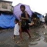 Filipiny: życie po super-tajfunie 