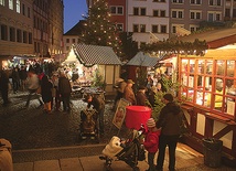  Co roku jarmark bożonarodzeniowy w Görlitz odwiedzają tysiące osób. Coraz więcej jest wśród nich Polaków, a także więcej na nim polskich wyrobów