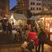  Co roku jarmark bożonarodzeniowy w Görlitz odwiedzają tysiące osób. Coraz więcej jest wśród nich Polaków, a także więcej na nim polskich wyrobów