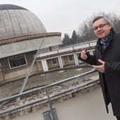 Stefan Janta jest astronomem, popularyzatorem nauki i wicedyrektorem Planetarium Śląskiego w Chorzowie 