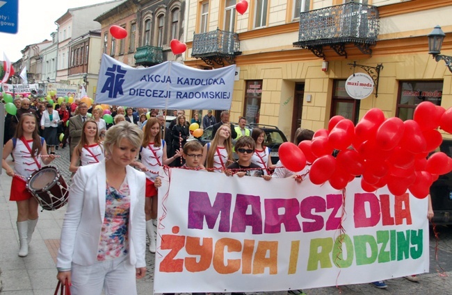 Ulicami Radomia przeszedł Marsz dla Życia i Rodziny