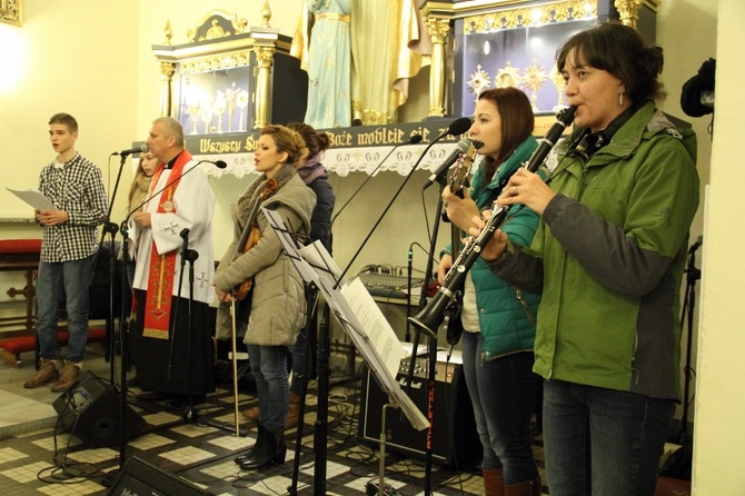 Przywitanie krzyża i ikony ŚDM w archidiecezji katowickiej