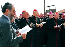 Wspólna modlitwa chrześcijan i Żydów w Auschwitz-Birkenau  z okazji 70. rocznicy śmierci św. Edyty Stein
