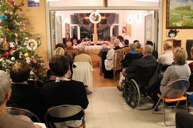 Spotkanie opłatkowe w hospicjum w Koszalinie