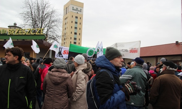 Górnicy kopalni "Brzeszcze" nadal protestują. Dziś dołączają do protestu kolejne kopalnie