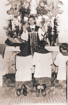  Ks. Józef Górszczyk podczas Mszy św. w Staniszowie  