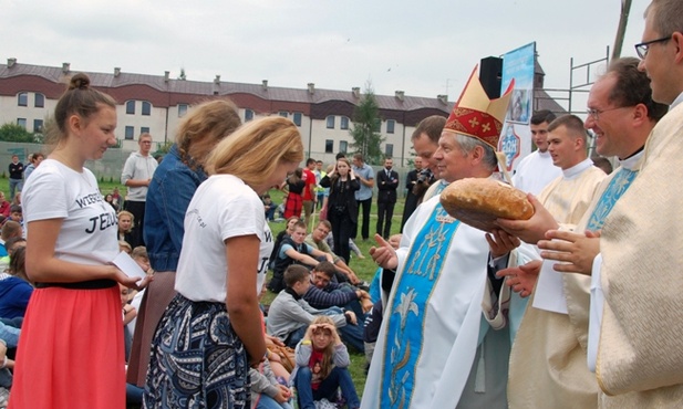 Kończące wakacyjny wypoczynek i wyjazdy formacyjne spotkanie młodych z Ruchu Światło–Życie i liturgicznej służby ołtarza przy WSD w Radomiu