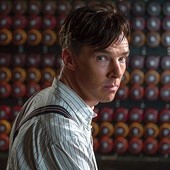 Benedict Cumberbatch stworzył  wyrazistą kreację jako Alan Turing w filmie „Gra tajemnic”