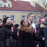 Polonez maturzystów na łowickim rynku