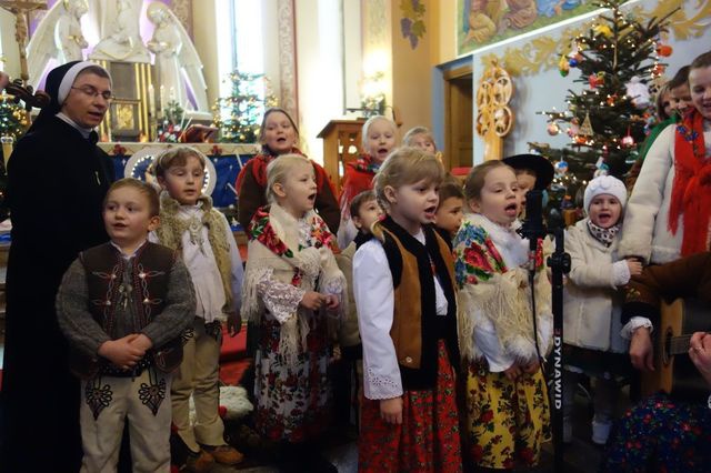 Przedszkolaki kolędowo