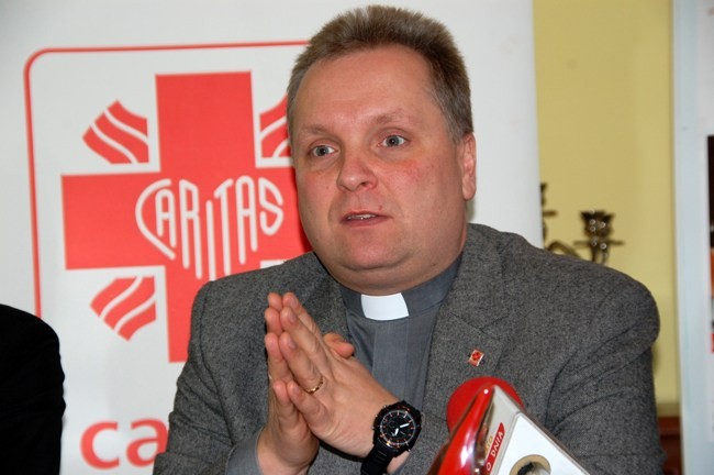 Ks. Robert Kowalski, wicedyrektor diecezjalnej Caritas, zachęca do włączania się w tę akcję