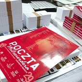 Byliśmy w drukarni, gdy skrzynki miłosierdzia i promujące je plakaty zjeżdżały z taśmy produkcyjnej. Wyglądają naprawdę przepięknie