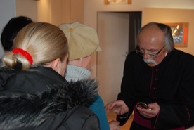 W skierniewickim szpitalu po Mszy św. ks. Bogusław Zawierucha udzielił pacjentom sakramentu chorych