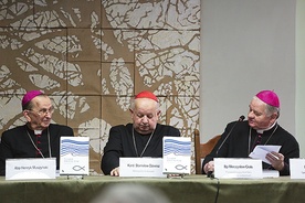  W debacie uczestniczyli m.in. kard. Stanisław Dziwisz, abp Henryk Muszyński i bp Tadeusz Rakoczy