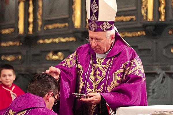 Podczas Mszy św. wieczornej o ducha pokuty prosił bp Andrzej. F. Dziuba