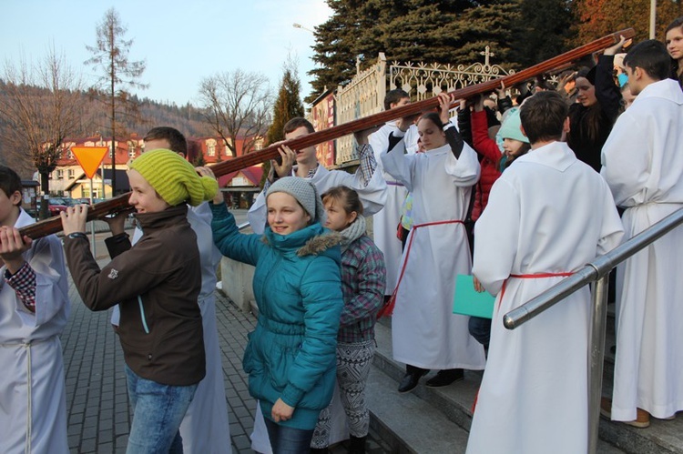 Krzyż ŚDM i ikona Matki Bożej w Rajczy