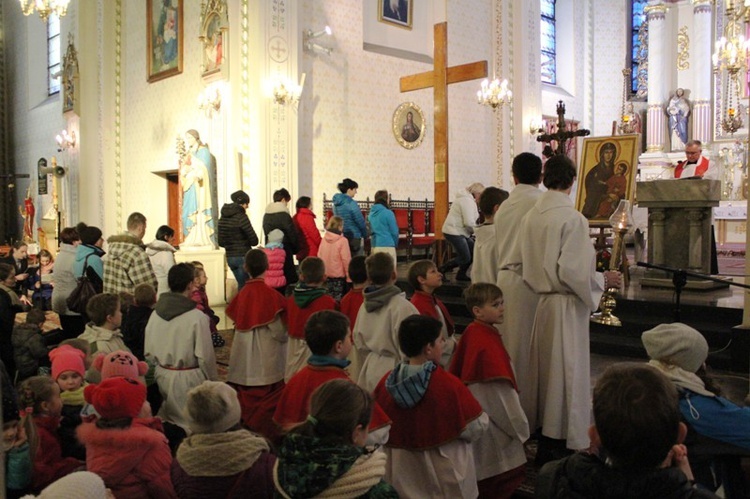 Krzyż ŚDM i ikona Matki Bożej w Rajczy