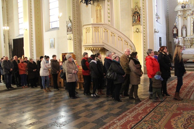 Krzyż ŚDM i ikona Matki Bożej w Rajczy