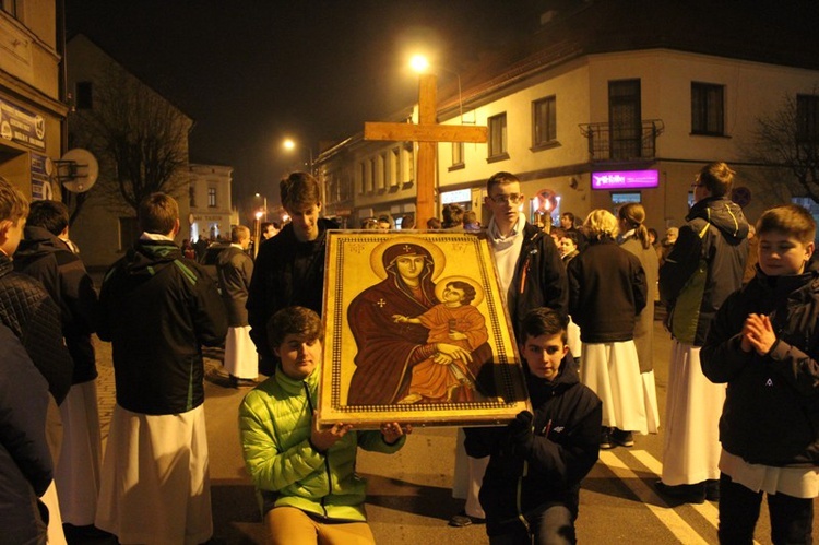 Krzyż ŚDM i ikona Matki Bożej w Żywcu