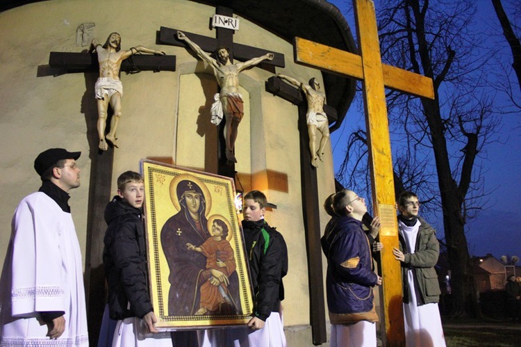 Krzyż ŚDM i ikona Matki Bożej w Żywcu