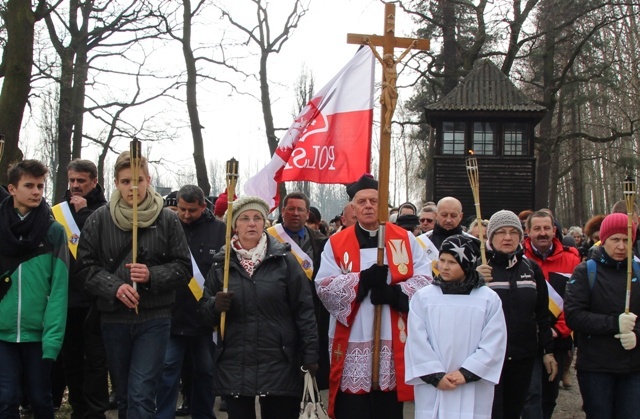 Droga Krzyżowa o trzeźwość narodu w KL Auschwitz-Birkenau