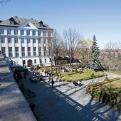 Rozbudowa skrzydła biblioteki ma ochronić także budynki przed skutkami osuwania się Skarpy Warszawskiej