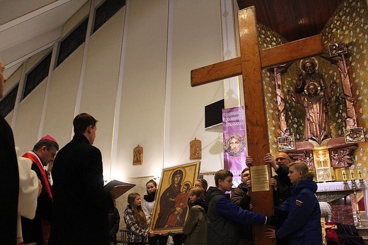 Krzyż i ikona Matki Bożej w Bielsku-Białej - cz. 1