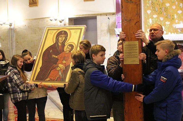 Krzyż i ikona Matki Bożej w Bielsku-Białej - cz. 1