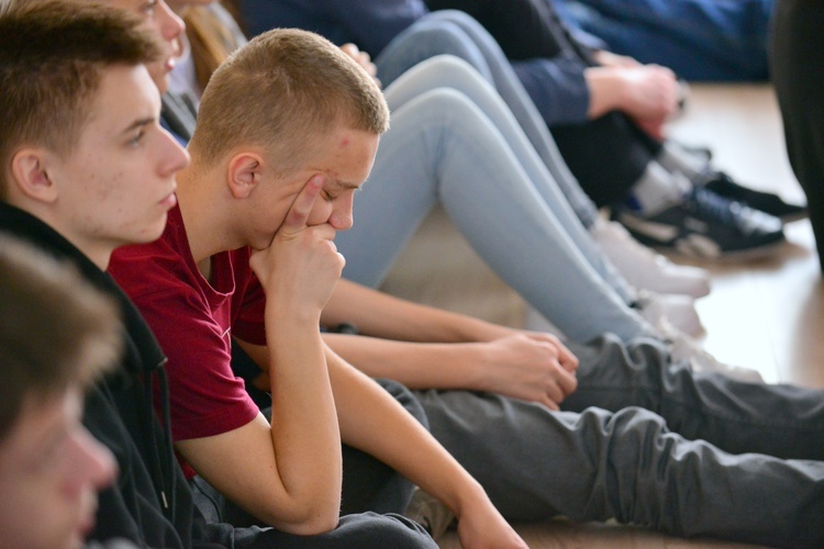 Gimnazjaliści - konferencja i Msza św.