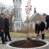 "Dąb pamięci" ma przypominać niezłomną postawę polskich rolników