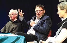 Tomasz Terlikowski zwrócił uwagę, że przemieszany kulturowo Dolny Śląsk jest dziś terenem, gdzie rodziny scala świadomie wybrany katolicyzm