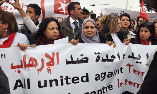 Ciała ofiar zamachu w Tunisie są już w Polsce