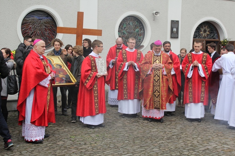 Niedziela Palmowa - procesja do katedry