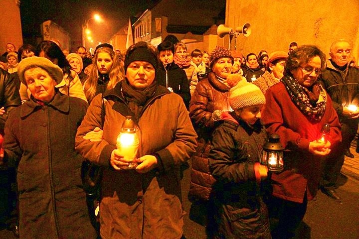 Poszli za krzyżem czcząc JPII